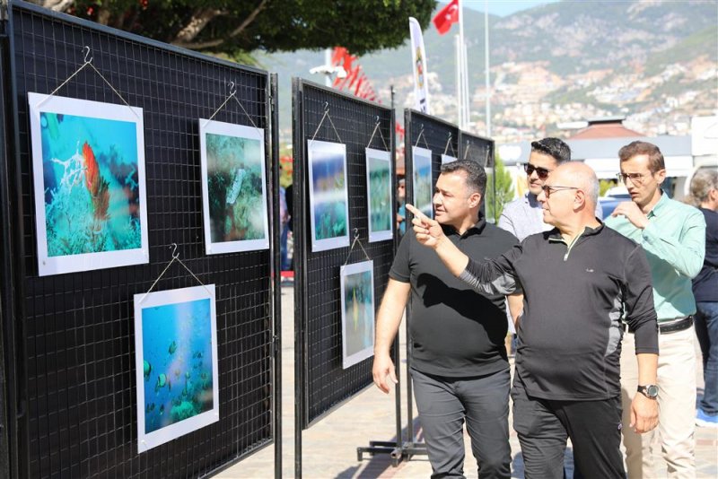 9. dip temiz tertemiz etkinliği gerçekleştirildi 100. yıl cumhuriyet dalışı yapılarak deniz dibinde türk bayrağı açıldı