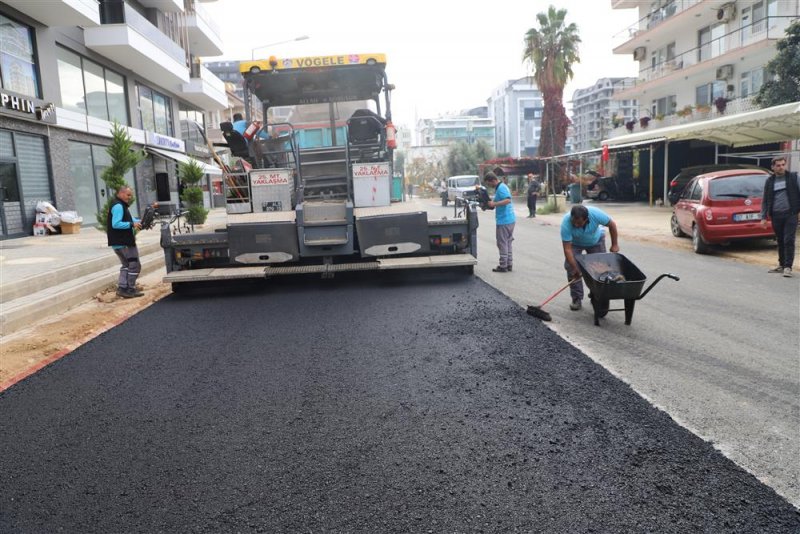 Mahmutlar atatürk caddesi’nde asfalt çalışması tamamlandı