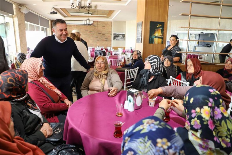 Alanya belediyesi’nin yaşlılara yönelik kale gezisi etkinlikleri devam ediyor