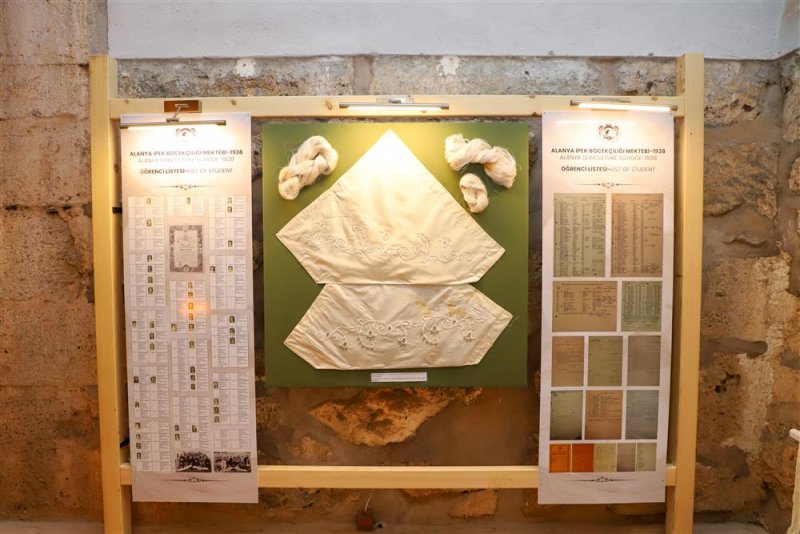 Alanya’nın ipek serüveni sergisi tarihi kızılkule’de açıldı