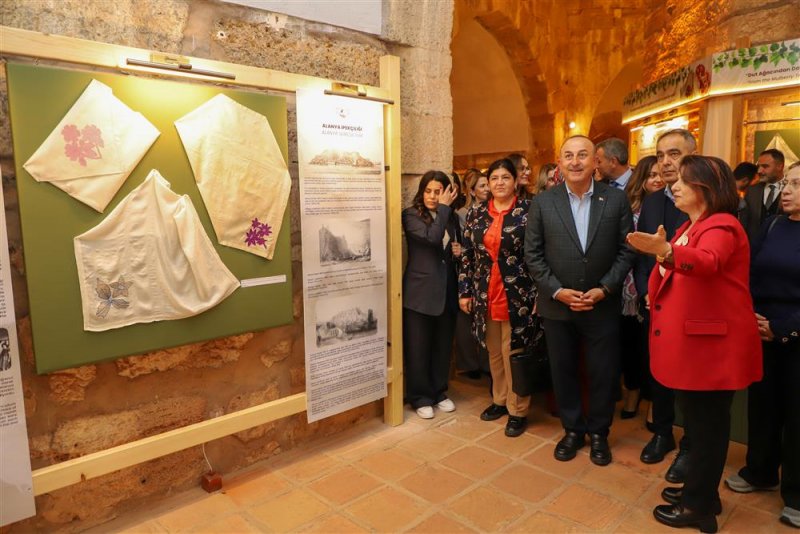Alanya’nın ipek serüveni sergisi tarihi kızılkule’de açıldı