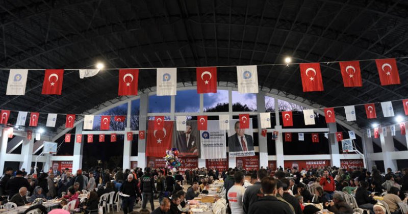 Büyükşehir Belediyesi Atatürk Spor Salonu’nda Iftar Sofrası Kurdu