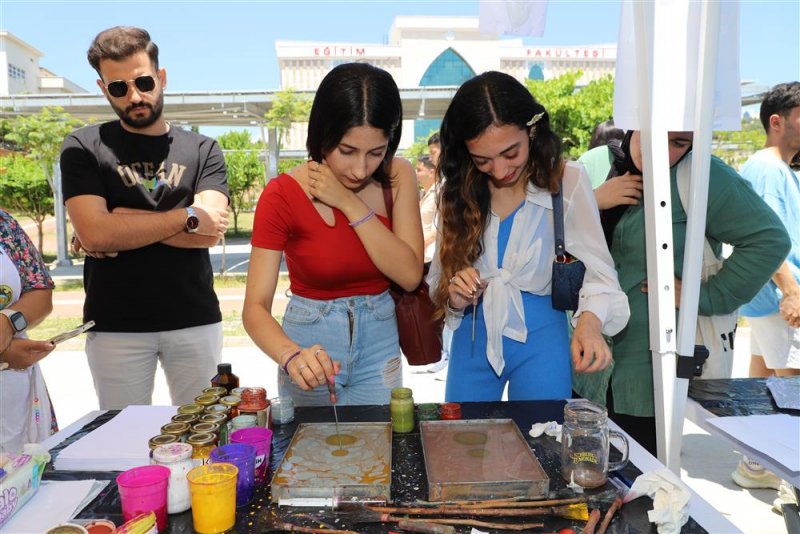 Alanya belediyesi üniversite öğrencilerini bahar şenliğinde sanatla buluşturdu