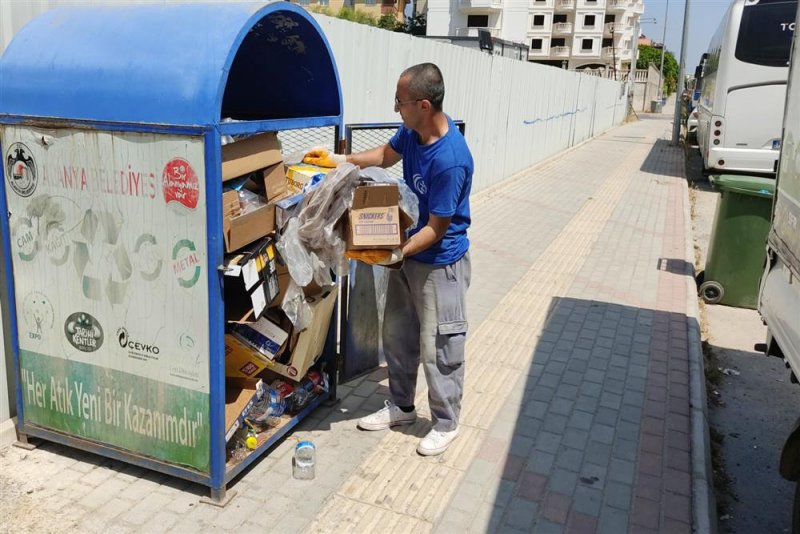 Alanya belediyesi bayram boyunca 5 bin 239 ton atık topladı