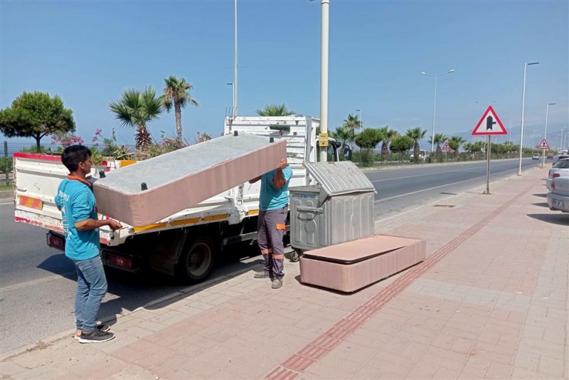 Alanya belediyesi bayram boyunca 5 bin 239 ton atık topladı