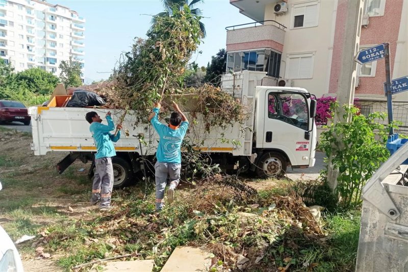 Alanya belediyesi bayram boyunca 5 bin 239 ton atık topladı