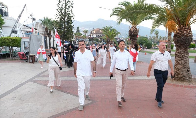 Alanya'da dostluk rüzgarı estiren festival