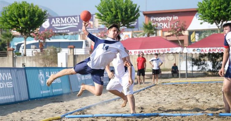 Alanya'da hentbol şenliği başladı