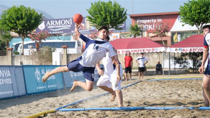 Alanya'da hentbol şenliği başladı