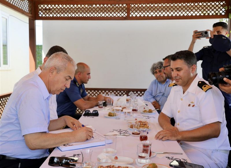 Başkan özçelik’ten yoğun bayram mesaisi