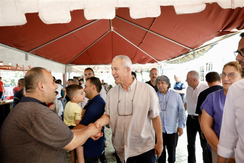 Başkan özçelik’ten yoğun bayram mesaisi