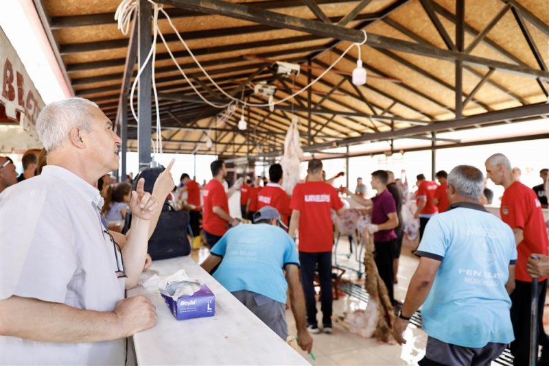 Başkan özçelik’ten yoğun bayram mesaisi