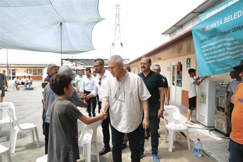 Başkan özçelik’ten yoğun bayram mesaisi