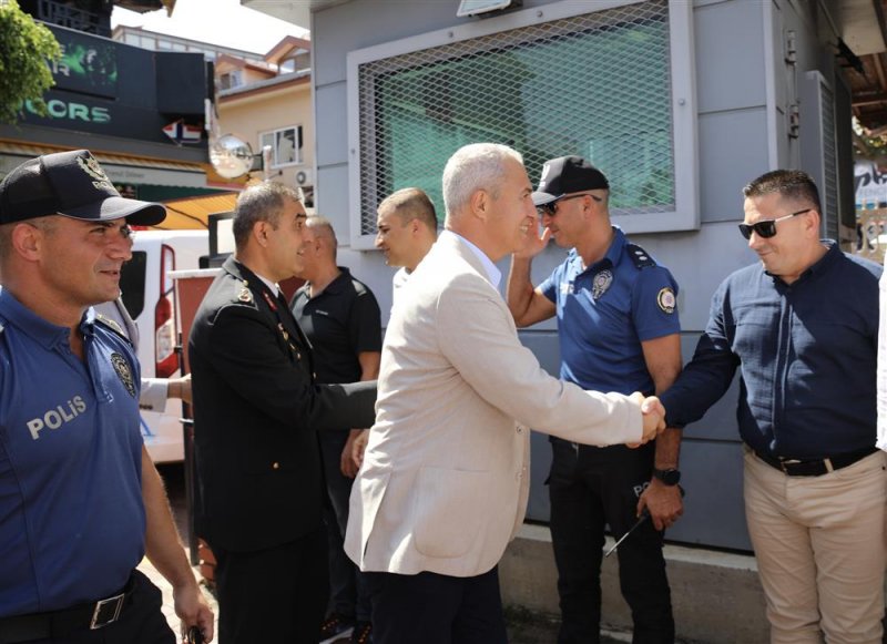 Başkan özçelik’ten yoğun bayram mesaisi