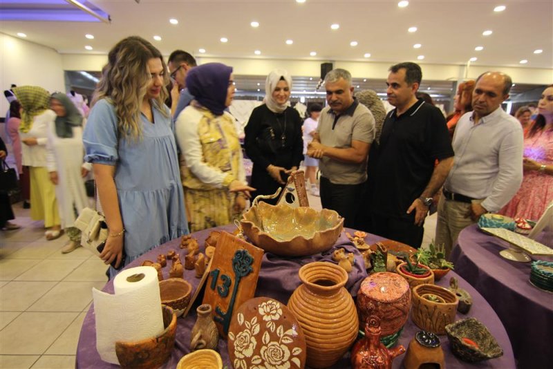 Mahmutlar el sanatları merkezi yıl sonu sergisi açıldı