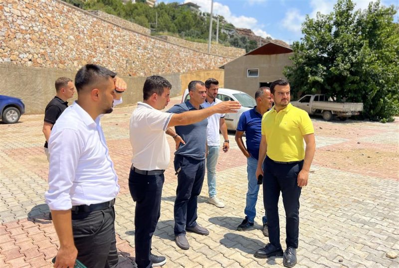 Alanya belediyesi’nden 4 mahalleyi bağlayan yolda asfalt çalışması