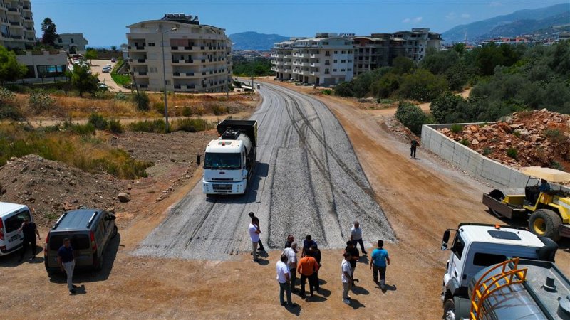 Alanya belediyesi’nden karakocalı’da asfalt atağı