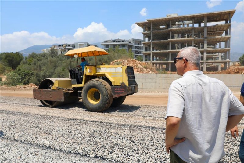 Alanya belediyesi’nden karakocalı’da asfalt atağı