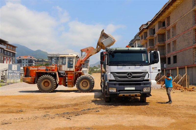 Alanya belediyesi’nden karakocalı’da asfalt atağı