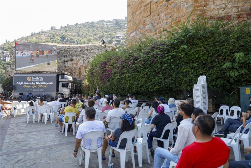 Alanya’dan toprak razgatlıoğlu’na canlı yayınlı destek