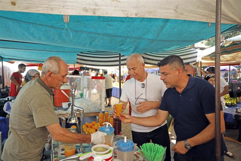 Cuma pazarı yeni yerinde kuruldu