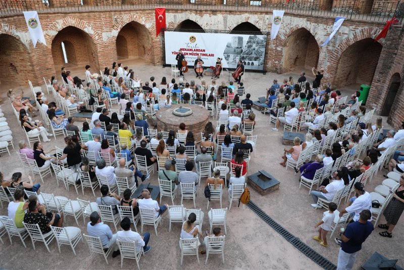 Kızılkule’de klasik müzik esintileri