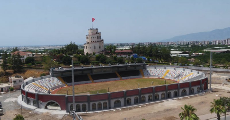 Kumluca Atatürk Stadyumu’nda Son Rötuşlar Yapılıyor