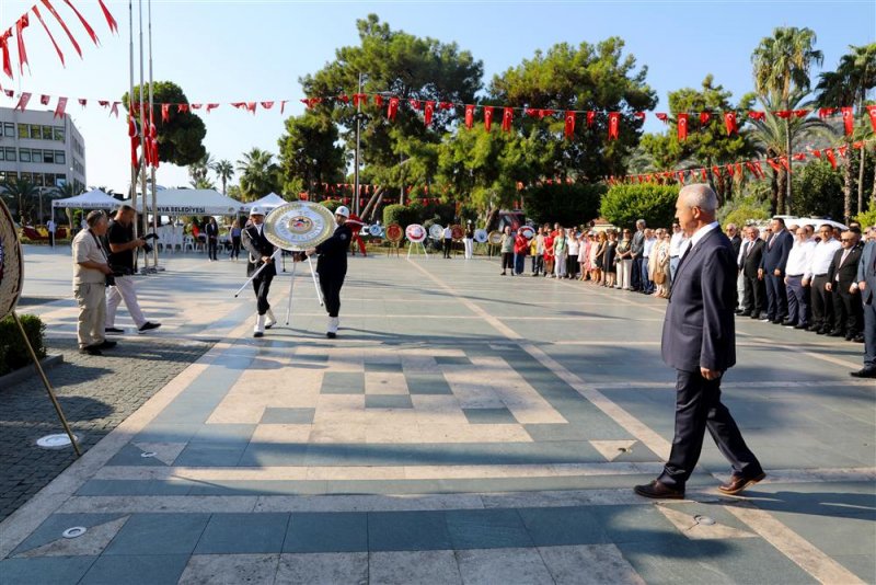 30 ağustos zafer bayramı törenle kutlandı