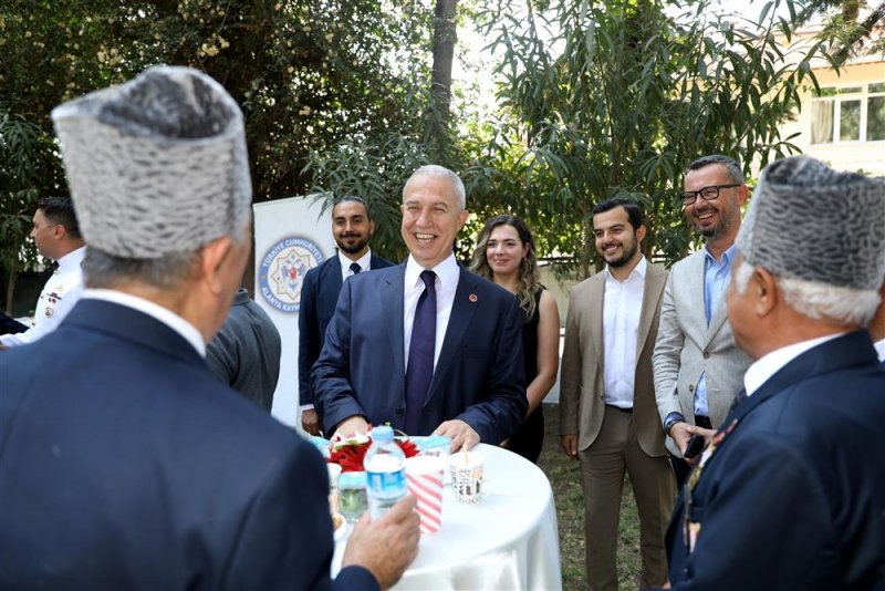 30 ağustos zafer bayramı törenle kutlandı