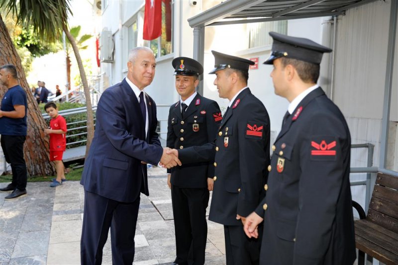 30 ağustos zafer bayramı törenle kutlandı