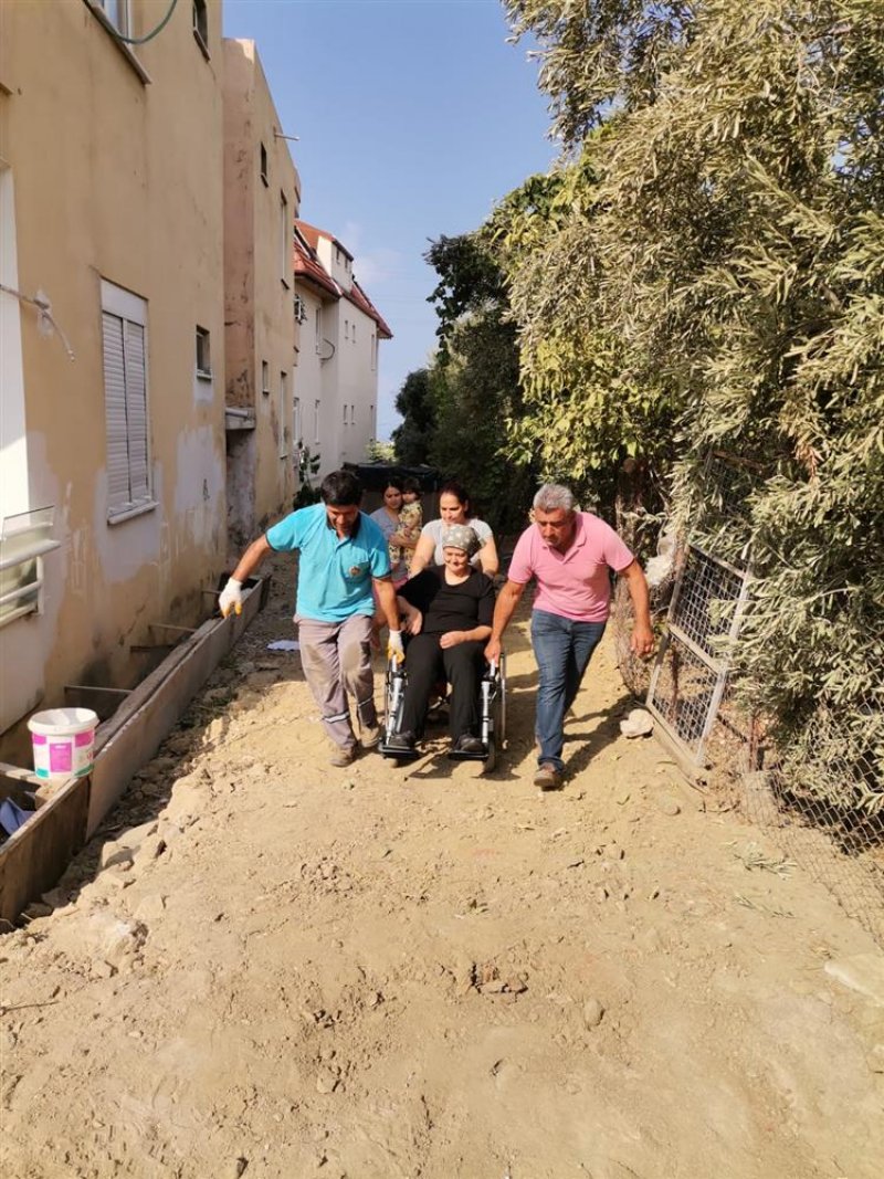 Alanya belediyesi'nden engelli vatandaşa özel yol