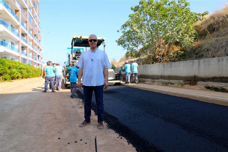 Alanya belediyesi’nden mahmutlar'a sıcak asfalt