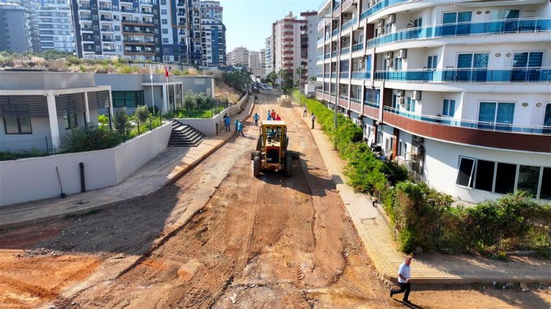 Alanya belediyesi’nden mahmutlar'a sıcak asfalt