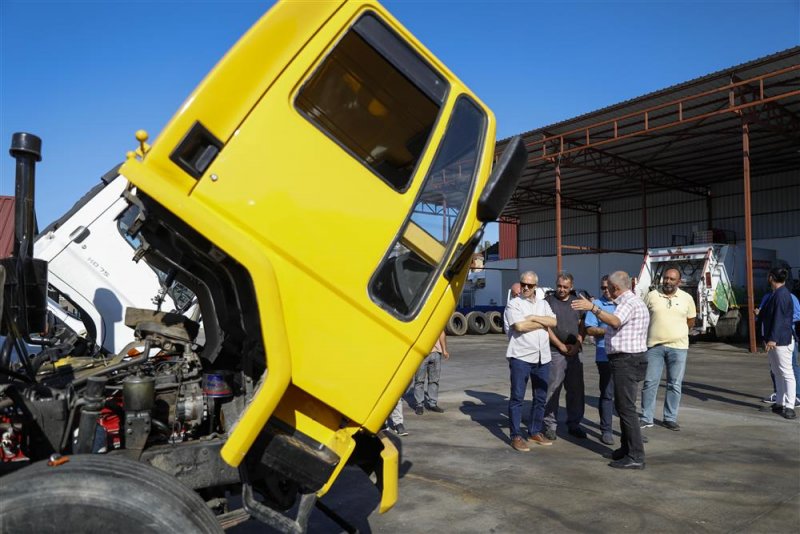 Başkan özçelik mesaiye temizlik işleri şantiyesi'nde başladı