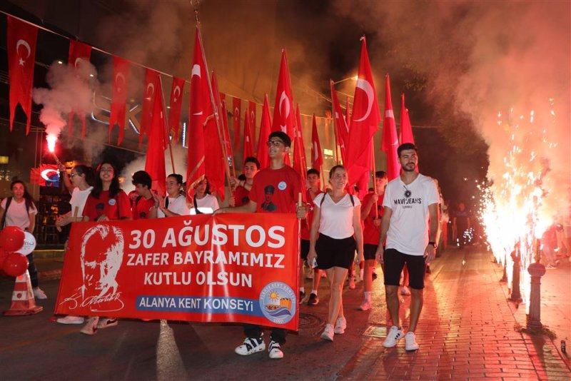 Alanya’da 30 ağustos zafer bayramı coşkusu