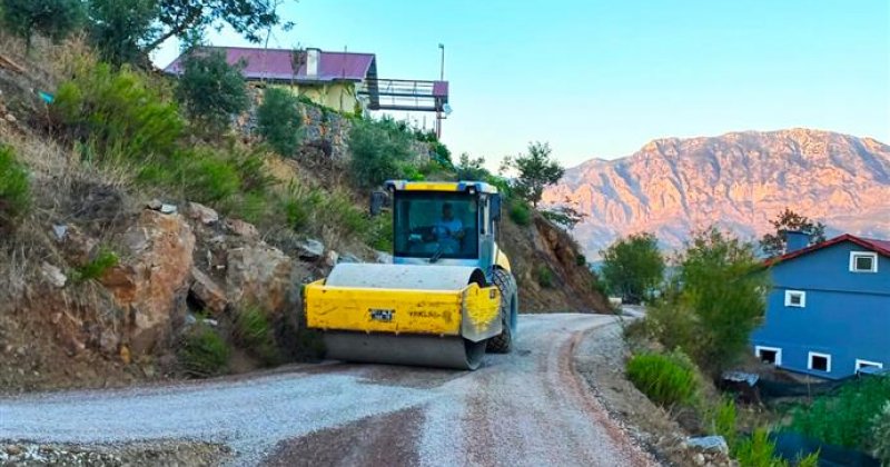 Alanya’nın yüksek kesimlerinde asfalt çalışmaları sürüyor