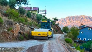 Alanya’nın yüksek kesimlerinde asfalt çalışmaları sürüyor