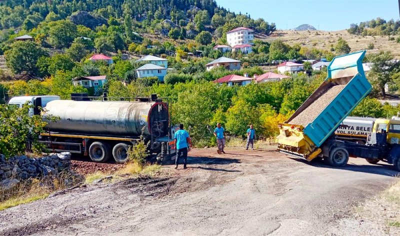 Alanya’nın yüksek kesimlerinde asfalt çalışmaları sürüyor