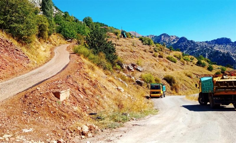 Alanya’nın yüksek kesimlerinde asfalt çalışmaları sürüyor