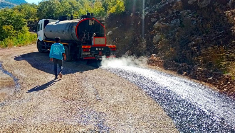 Alanya’nın yüksek kesimlerinde asfalt çalışmaları sürüyor