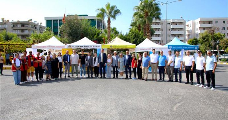 Alanya’ya gelen üniversitelilere sıcak karşılama