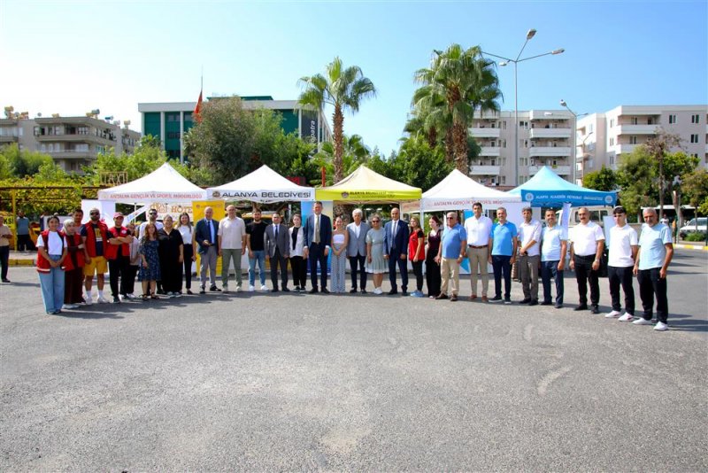 Alanya’ya gelen üniversitelilere sıcak karşılama