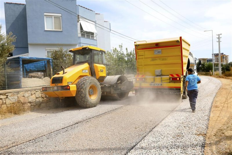 Başkan özçelik batı mahallelerindeki çalışmaları yerinde inceledi