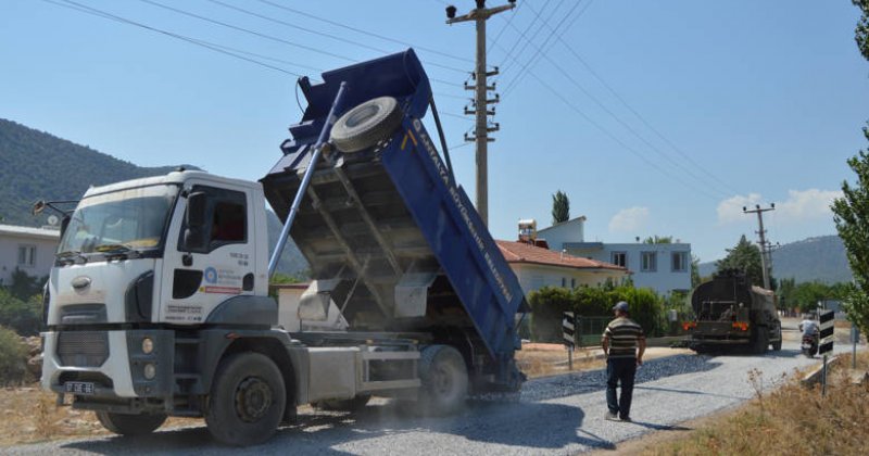 Korkuteli Bayatbademleri  Yolunda Asfalt Çalışması