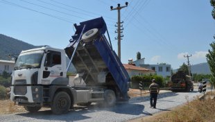 Korkuteli Bayatbademleri  Yolunda Asfalt Çalışması