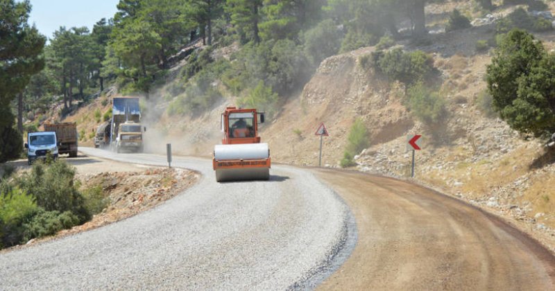 Manavgat Yaylaalan Grup Yolunda Asfalt Çalışması