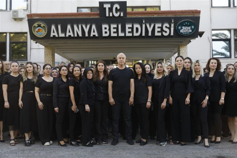 Alanya belediyesi’nden kadına şiddete karşı siyah tepki