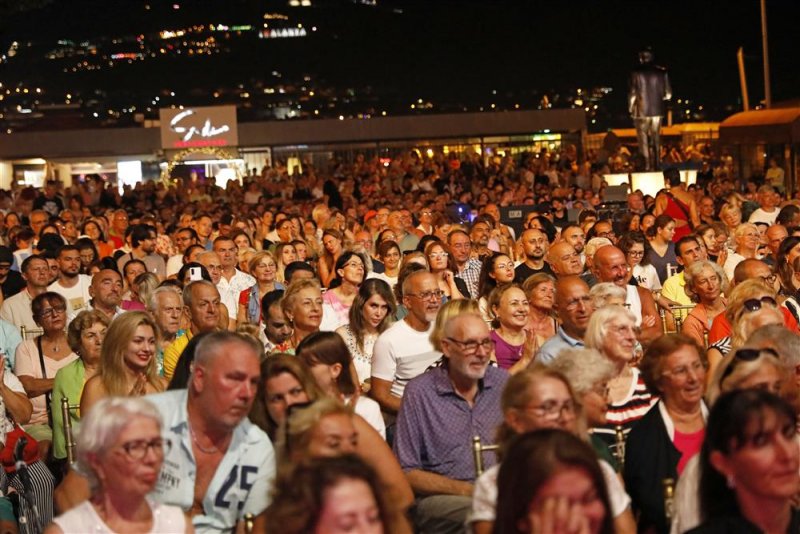 Alanya caz festivali’nin ikinci akşamında selen beytekin ve cecılıa krull rüzgarı esti