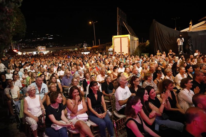 Alanya caz festivali’nin ikinci akşamında selen beytekin ve cecılıa krull rüzgarı esti