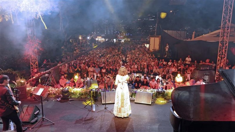 Alanya caz festivali’nin ikinci akşamında selen beytekin ve cecılıa krull rüzgarı esti